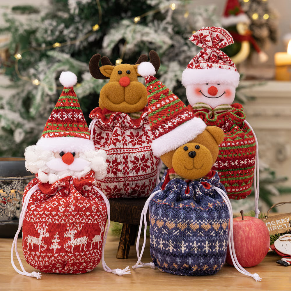 KnitJoy Weihnachtsgeschenkbeutel mit Puppe – Wiederverwendbarer Strickgeschenkbeutel für Kinder