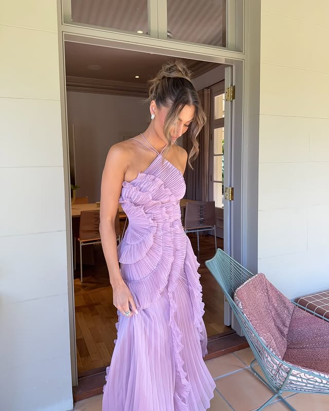 LuxeFlare Maxikleid mit Rüschen | Elegantes, fließendes Kleid für einen lässigen Look