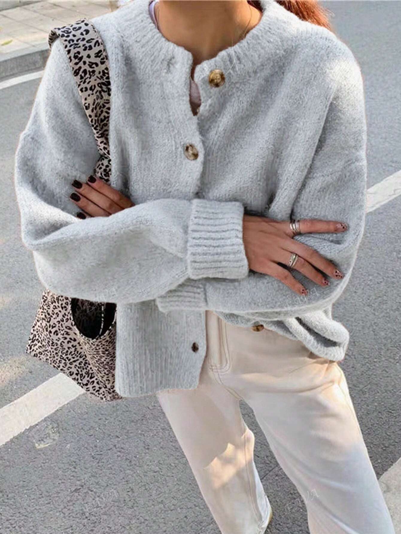 CozyKnoop Oversized Pullover – Runder Hals mit Knöpfen und Bequemer Passform
