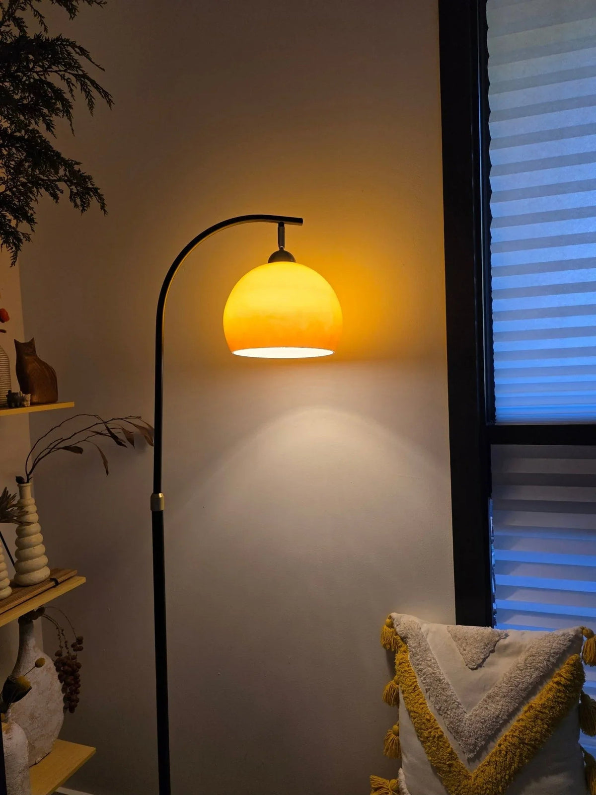 Bauhaus Arc Stehlampe mit Gläsernem Lampenschirm – Minimalistische Designlampe