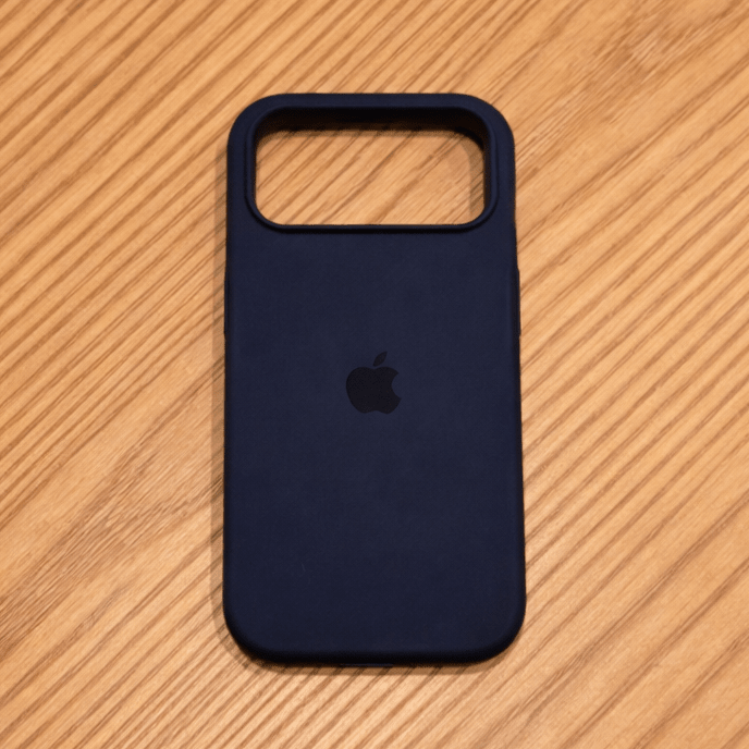 VELVIGUARD – MagSafe-kompatible Silikonhülle mit sanfter Berührungsoberfläche für iPhone