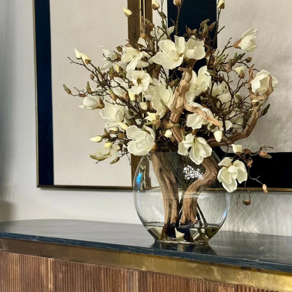 Mondvase mit Magnolien