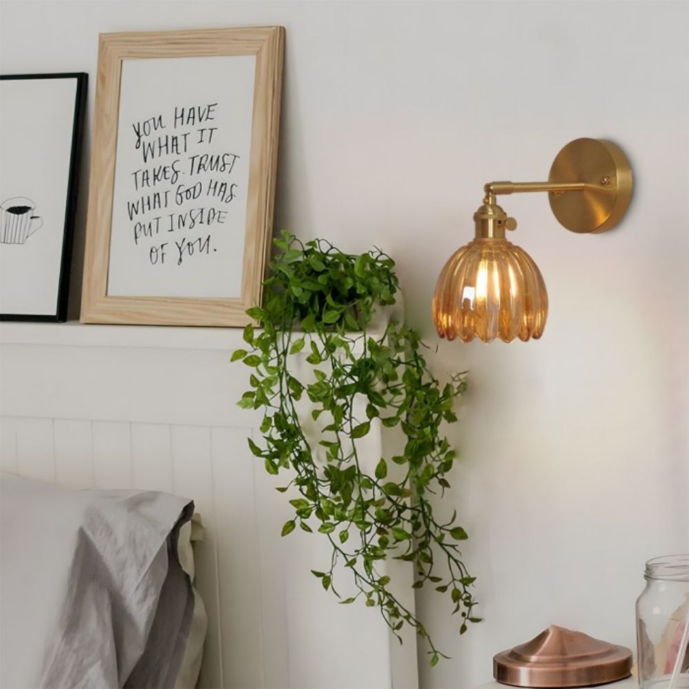 Vintage Messing Tulpen Glas Wandlampe 1-Licht