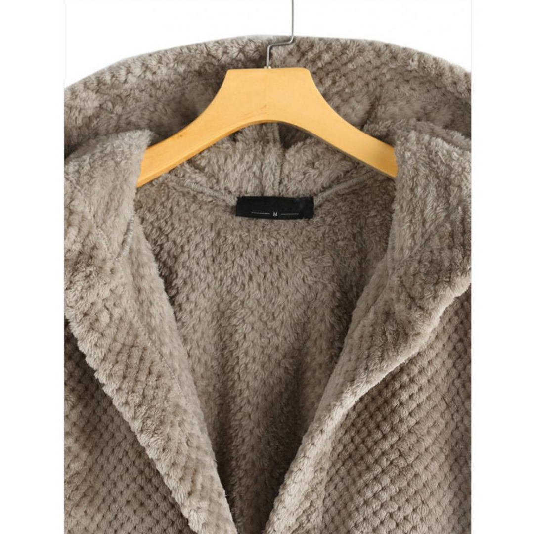 Fleecejacke mit Kapuze im Trend für den Winter 2026 - WinterFleeceLux