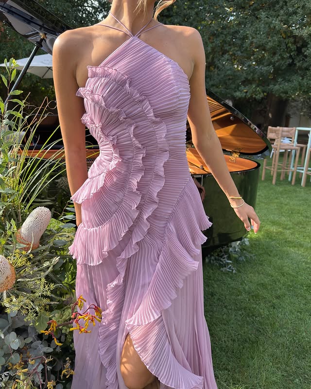 LuxeFlare Maxikleid mit Rüschen | Elegantes, fließendes Kleid für einen lässigen Look
