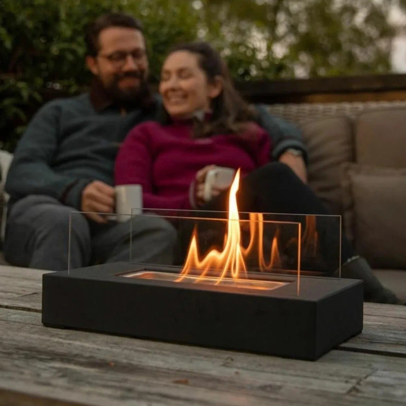 SereneFlame - Luxuriöser Stimmungsfeuer für eine verzaubernde Außenatmosphäre
