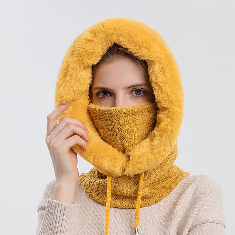LuxéCuddle Scoodie | Schal, Mütze und Kapuze in einer stilvollen Lösung