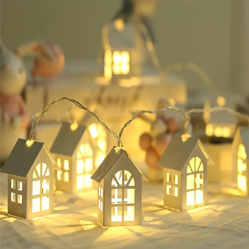 LED Weihnachtsbeleuchtung mit Mini-Häuschen – Dekorativer Lichtervorhang für Innenräume