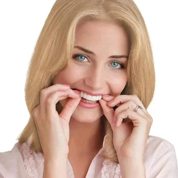 Snap-On Veneers von NovaBright schaffen ein schnelles, natürlich aussehendes Lächeln für obere und untere Zähne