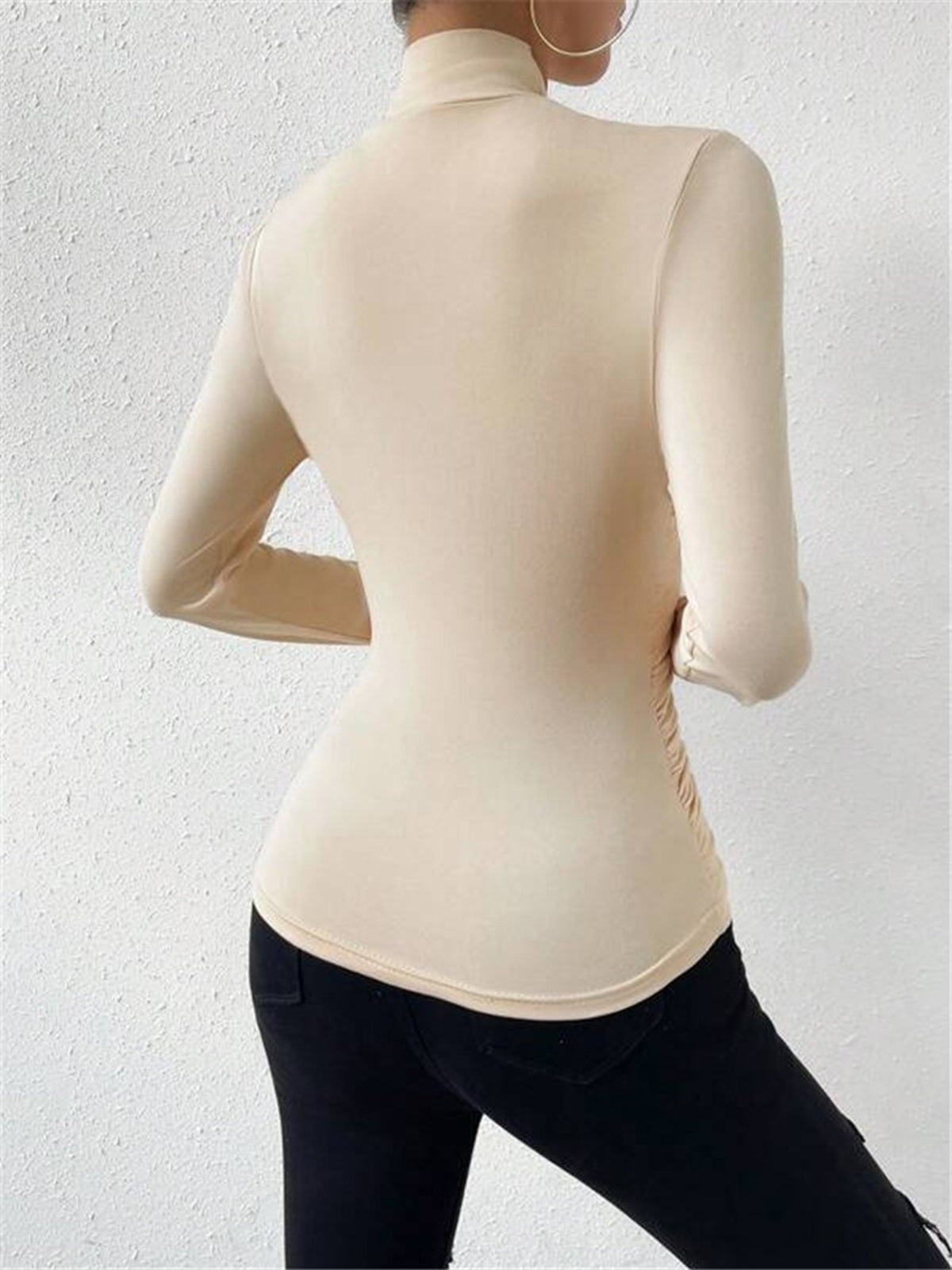 ChicLayer Drapiertes Crossover-Oberteil | Stilvolles Langarm-Design für mühelose Eleganz