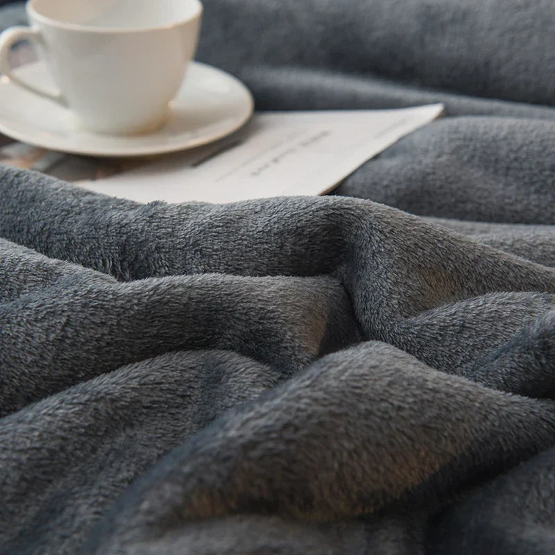 CozyNest Wendbare Woll-Decke – Flanell & Kaschmir Wärmedecke für den Winter
