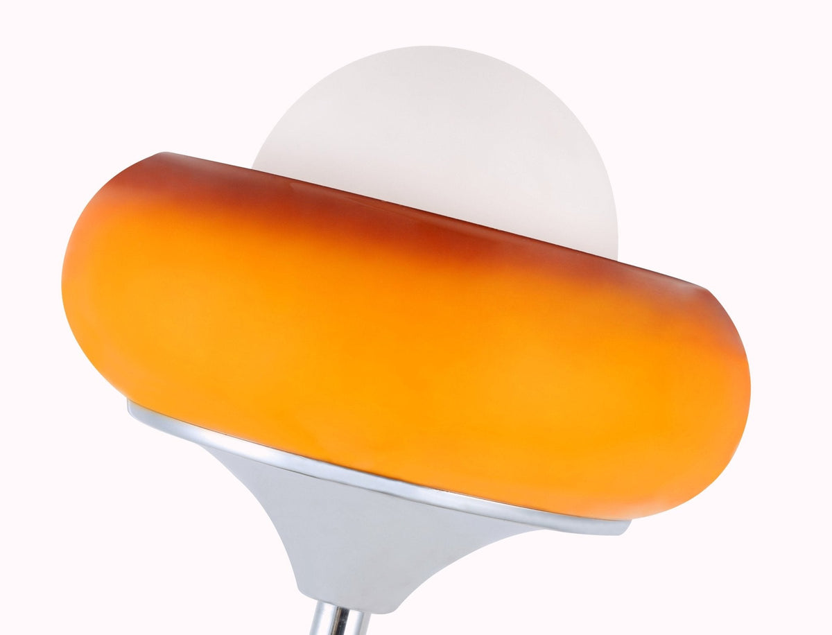 Elke Egg Tart Stehlampe – Verspielte Designlampe mit einzigartiger Formgebung