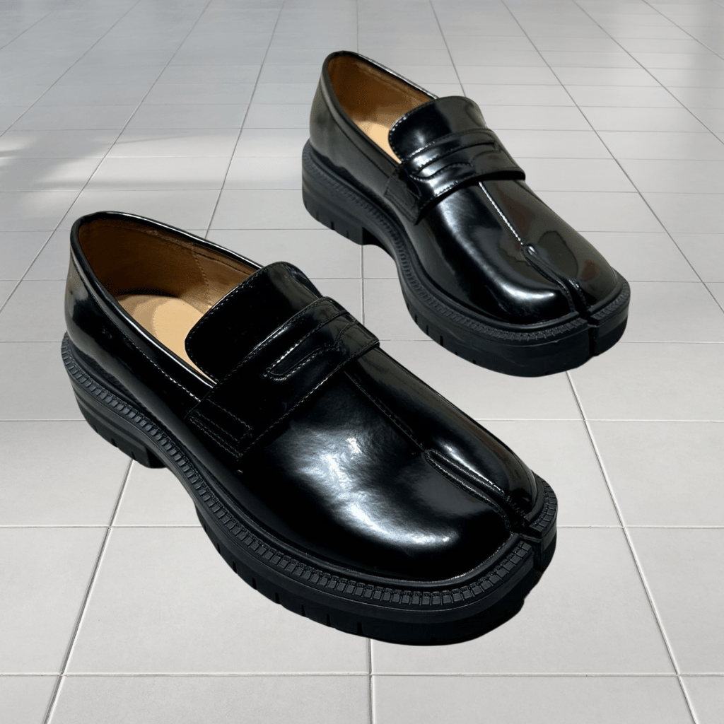 Elegante Herren Schuhe mit geschnittenen Zehen und dicker Sohle