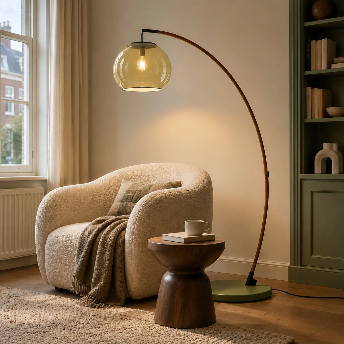 Moderne Glas-Stehlampe – Elegante Designbeleuchtung mit Glaslampenschirm