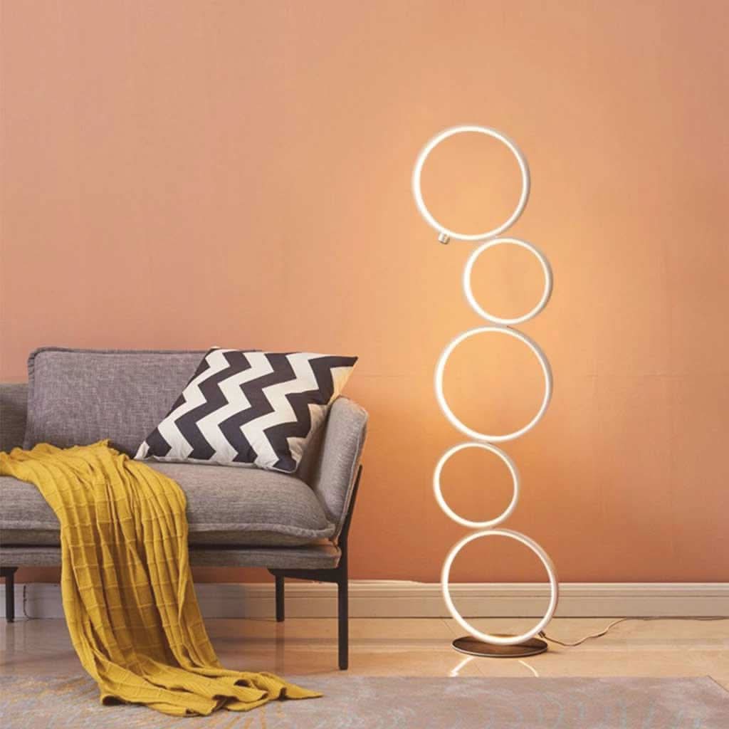 Stehlampe mit Warmweißem LED Licht – Stimmungsvolle Beleuchtung für Wohnzimmer und Schlafzimmer