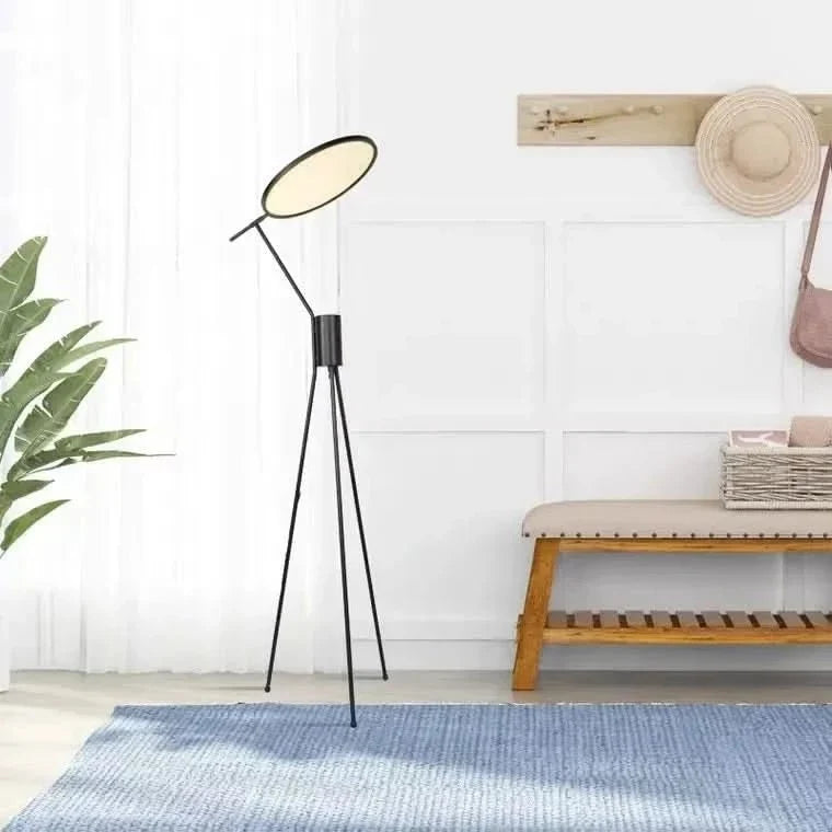 Schlanke Design Stehlampe – Stimmungs- und Akzentbeleuchtung
