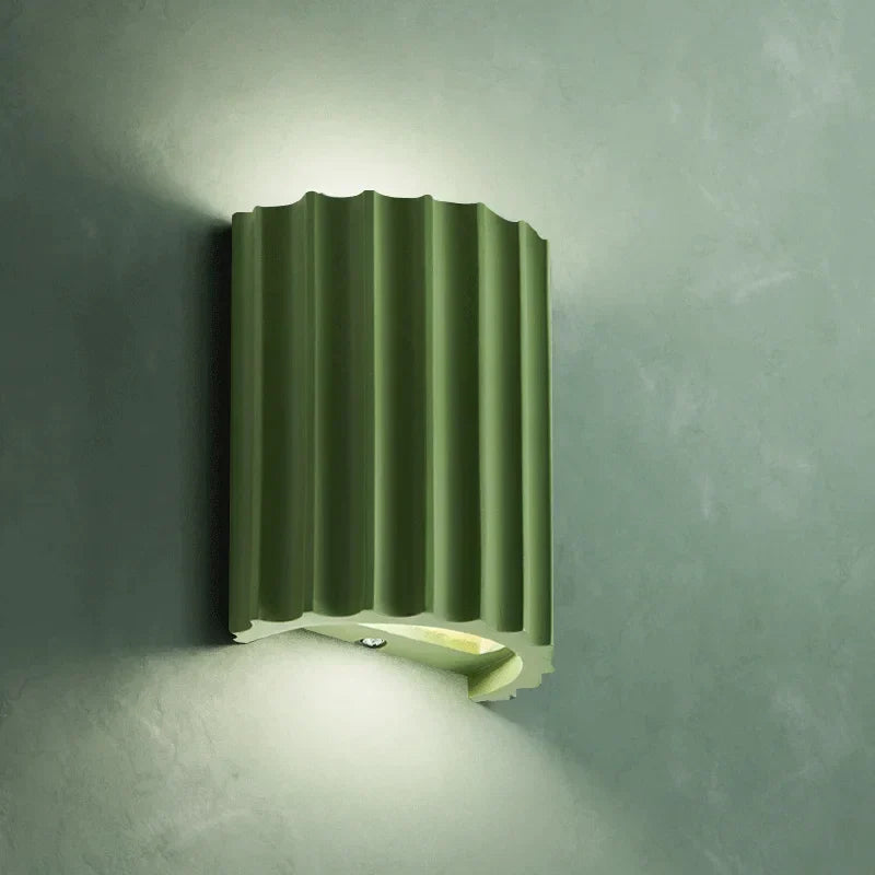 GleamEdge Moderne LED-Wandlampe Künstlerisches Design aus Harz