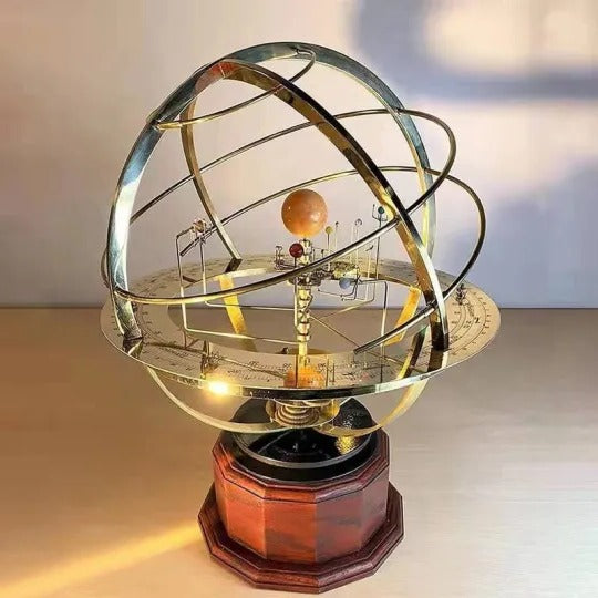 KosmosMaster Grand Orrery – Handgefertigtes Modell des Sonnensystems mit 28 Monden und 9 Planeten