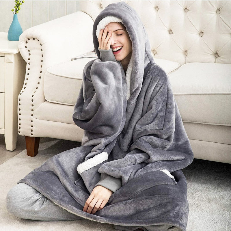 Ultraweiche Fleece- und Woll-Decke mit Kapuze für Komfort und Wärme zu Hause