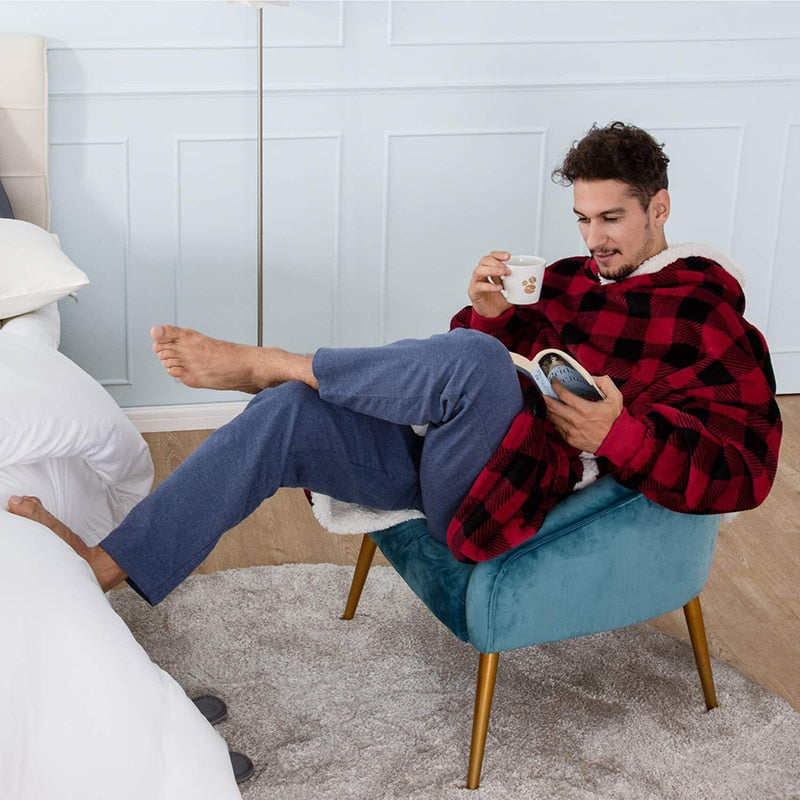 Ultraweiche Fleece- und Woll-Decke mit Kapuze für Komfort und Wärme zu Hause