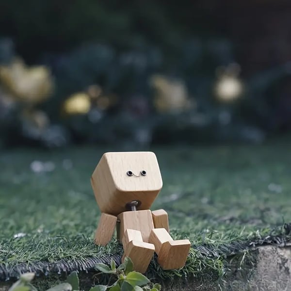 Holz-Dekorationsfigur mit Beweglicher Wippfunktion und Wechselbaren Gesichtern
