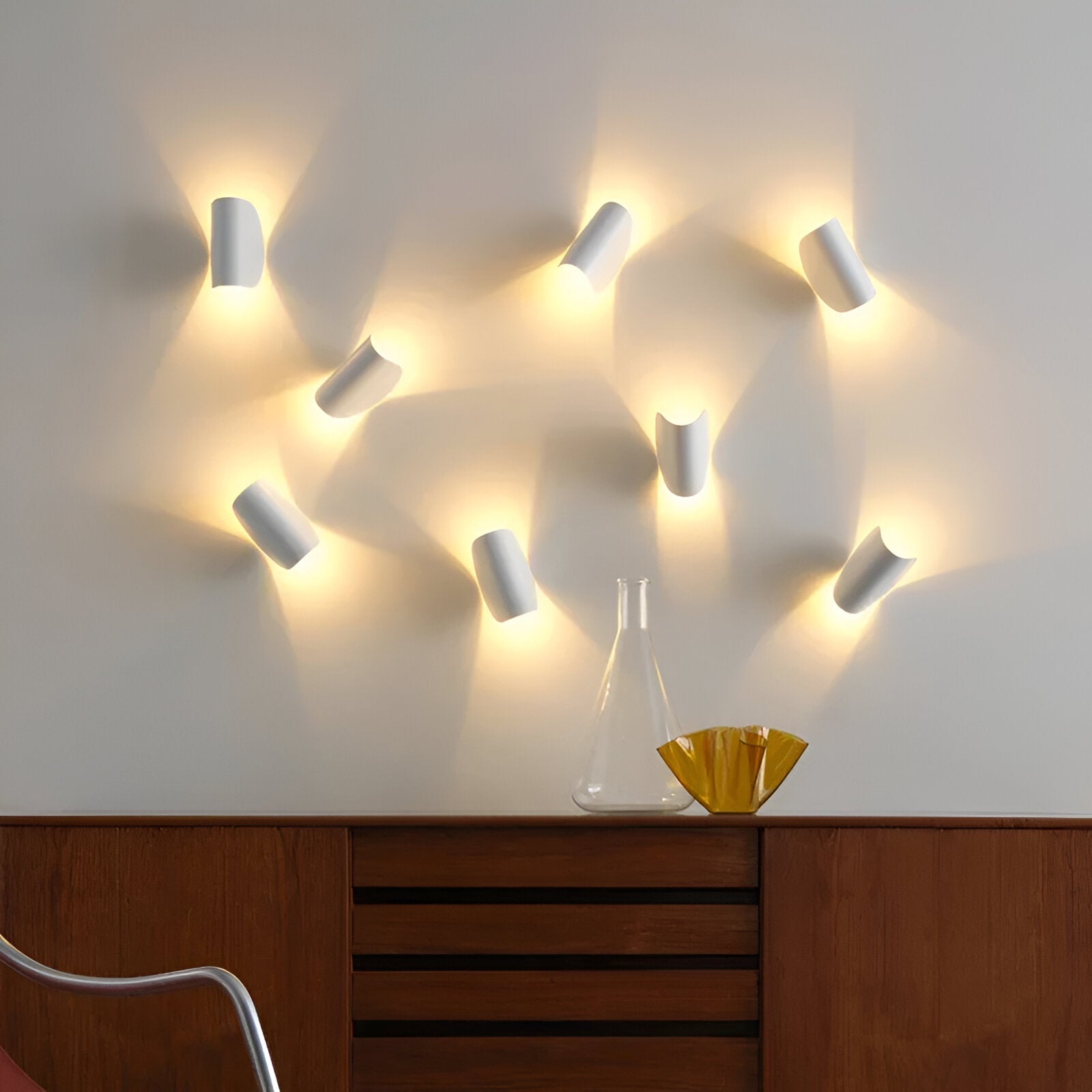 Drehbare Metall-Wandlampe mit Gebogenem Design, Ideal für Jeden Raum