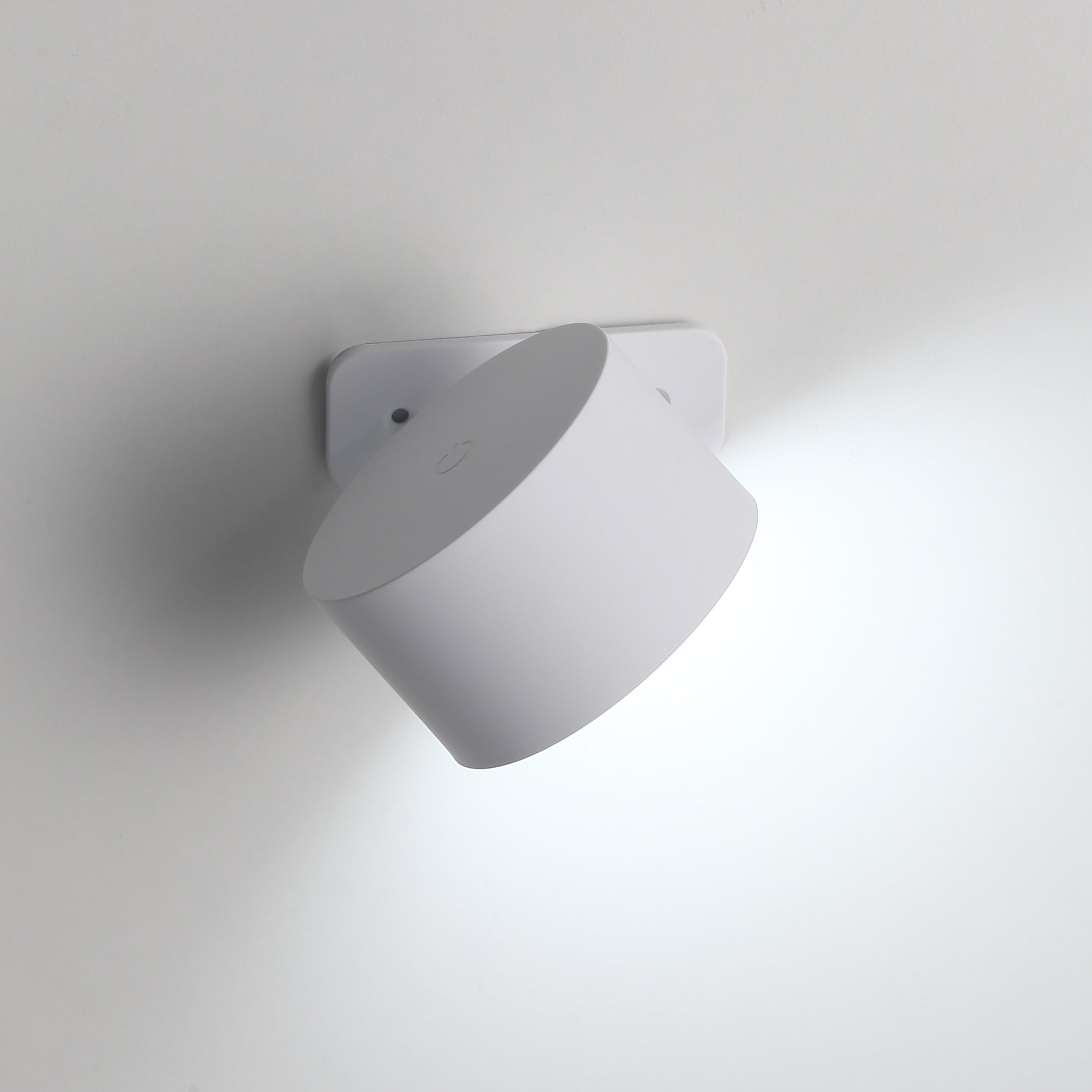Ticky Magnetische Wandleuchte Weiß
