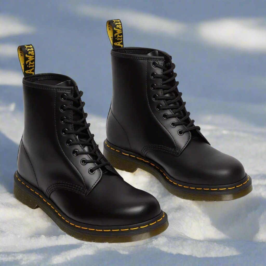 Trendige Kampfstiefel im klassischen Design