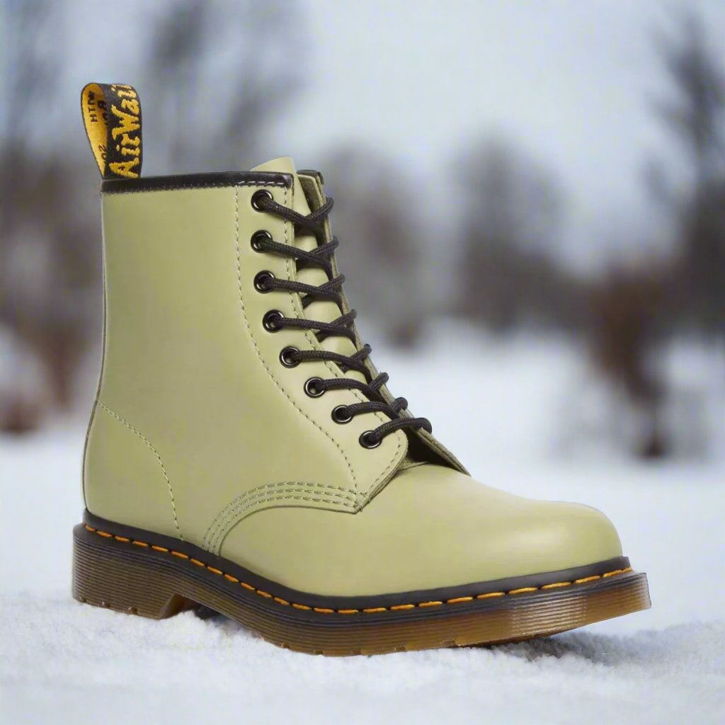 Trendige Kampfstiefel im klassischen Design