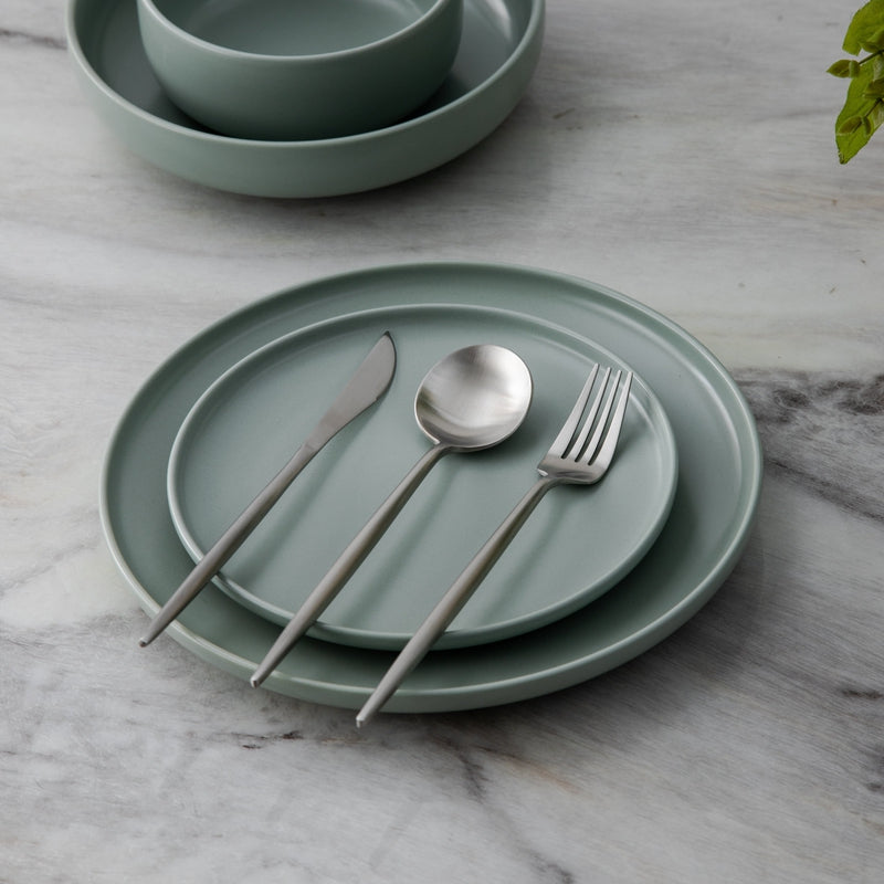 Minimalistisches Besteck aus Edelstahl – Eleganz im schlichten Design