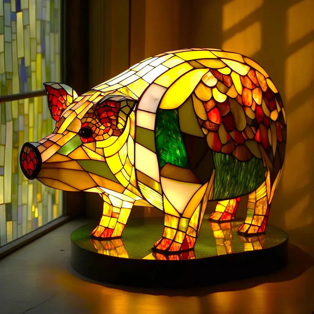 Bunte Glaslampe mit Tiermotiven für eine Künstlerische Atmosphäre