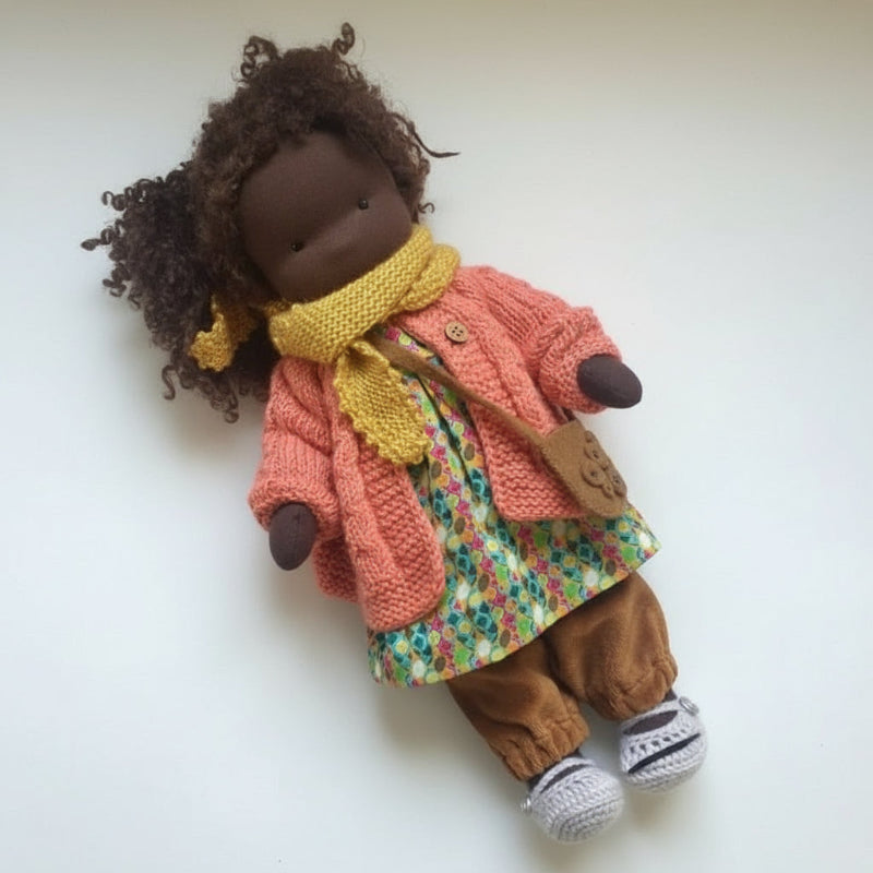 Elora Handgemachte Waldorf-Puppe – Natürliche Baumwoll-Kuschelpuppe für kreatives Spiel