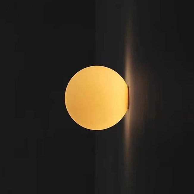 Moderne Frosted Glass Globe LED Wandleuchte 1-Licht