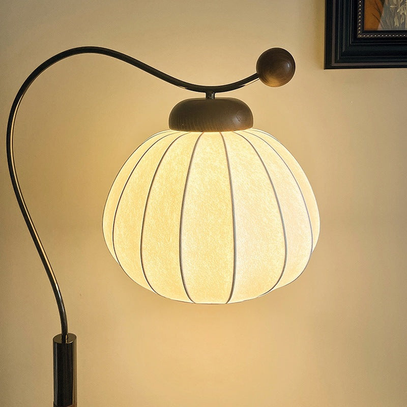 Gebogene Stehlampe mit Verstellbarem Lampenschirm – Moderne Designlampe