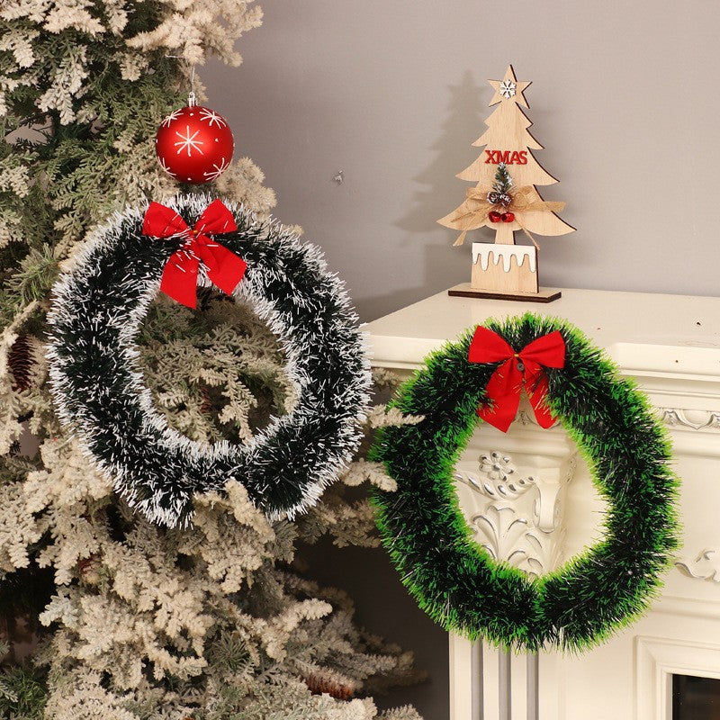Weihnachtskranz als Türdekoration – Stimmungsvolle Weihnachtsverzierung für Zuhause