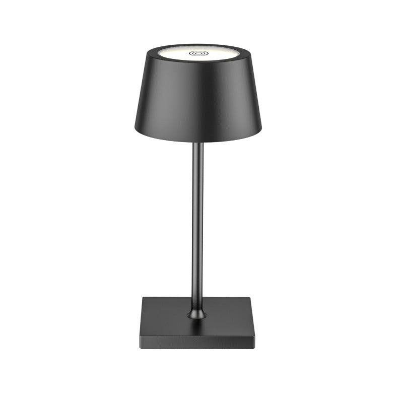 Kabellampe mit USB-Akku im modernen Design