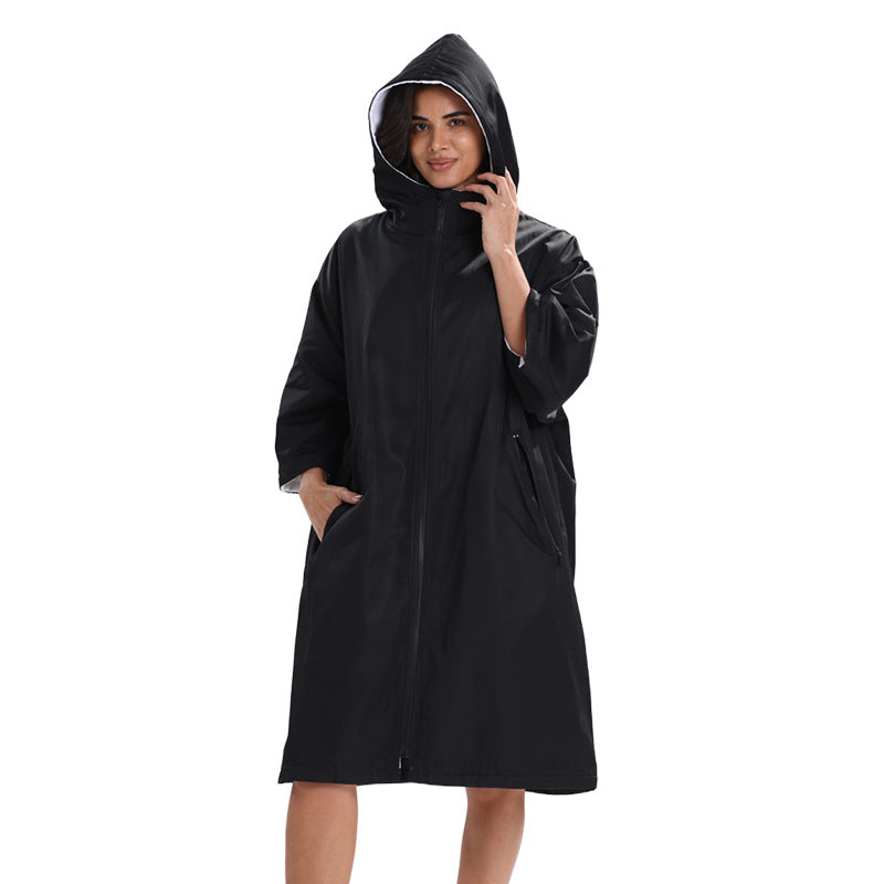 Wasserabweisender Damenponcho mit Kapuze – Langer Regenponcho für Reisen