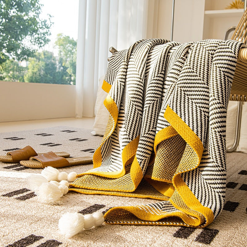 Strickdecke mit Fransen – Dekorative Sofadecke