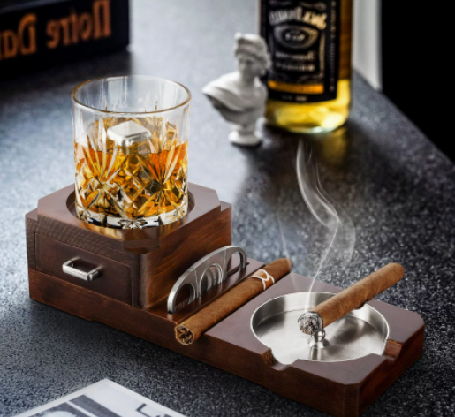 CigarOak Aschenbecher mit Whiskeyhalter – Luxuriöse Holzschale für Zigarrenliebhaber