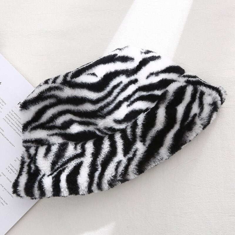 Samtweiche Wintermütze Luxusplüsch – Warmer Unisex Bucket Hat für kalte Tage