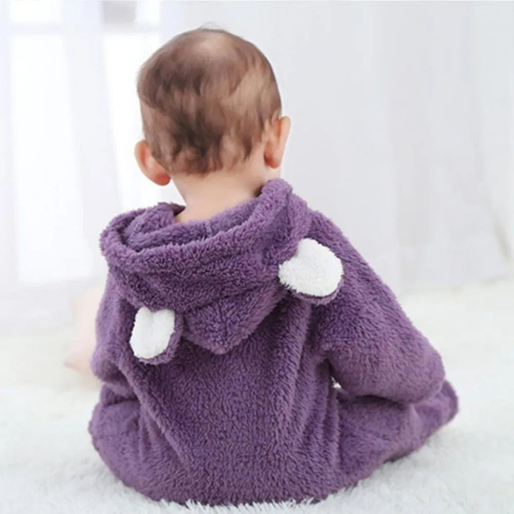 SnuggleTots – Warme Fleece Babystrampler für Neugeborene