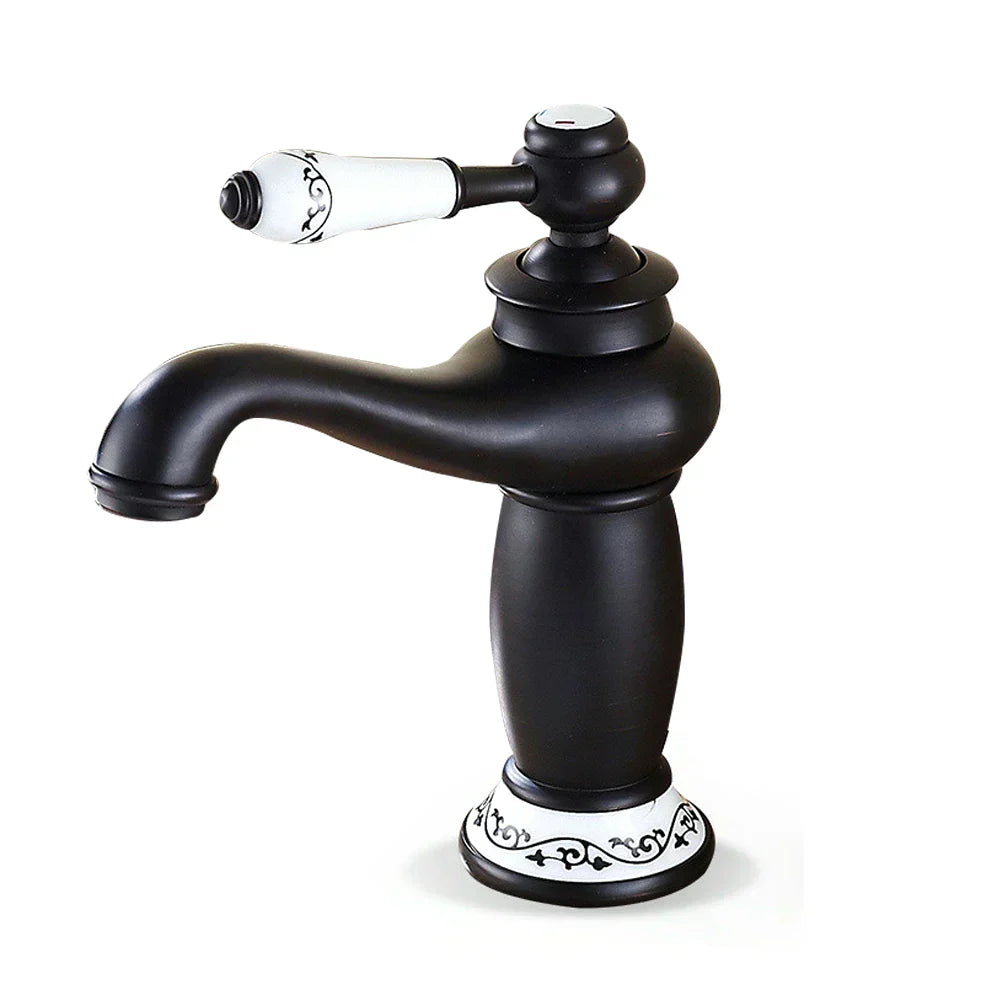 Vintage Luxe Badezimmerarmatur für elegante Interieurs