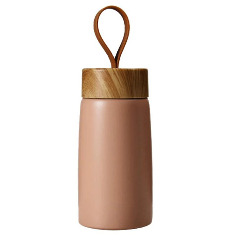 Isolierte Kaffeetasse im skandinavischen Stil 6 Stunden Wärme