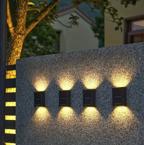 LuxeSolar Elegante LED-Wandlampe | Nachhaltige Solarenergie mit automatischer Funktion