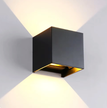 LuxeLumen Wasserdichte Wandleuchte | Verstellbarer Abstrahlwinkel für optimale Beleuchtung