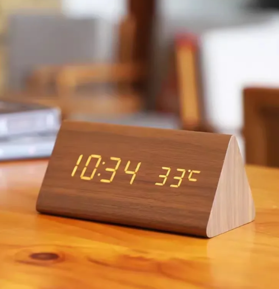 Sprachaktive LED Holz Uhr