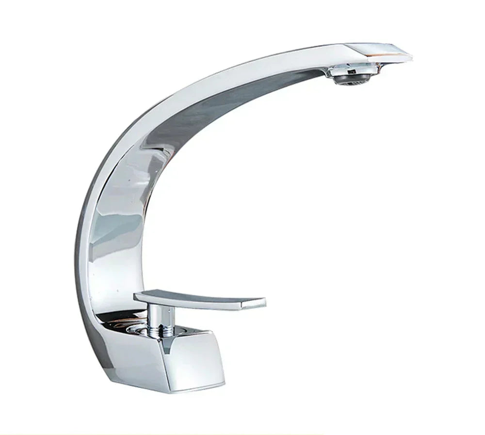 Luxuriater Wasserhahn Elegantes Design für Dein Badezimmer