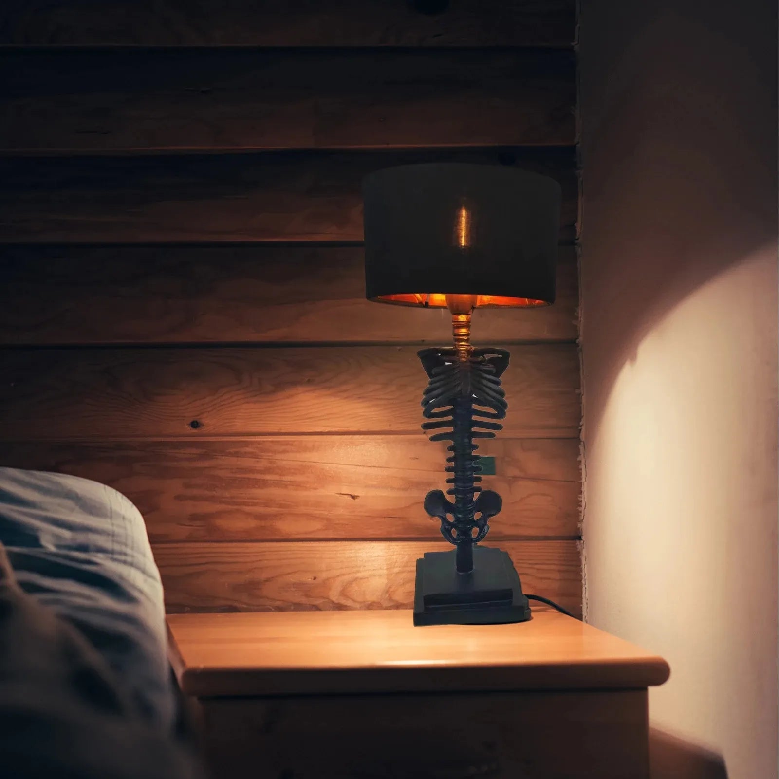 Frendorf | Gothic Skelett Tischlampe | Handgefertigtes Kunst Design
