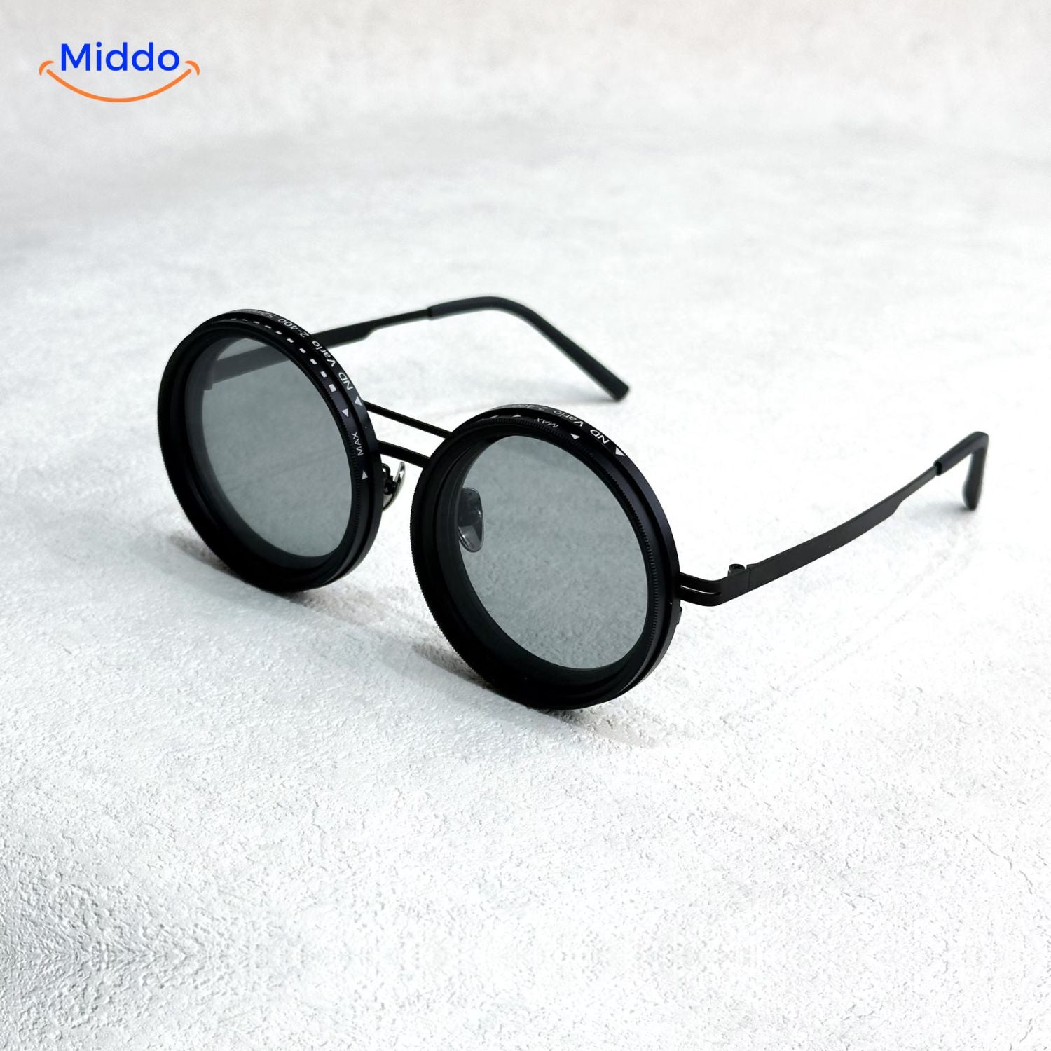 LumiShade Sonnenbrille | Handgefertigte Brille mit UV-Schutz und anpassbarem Lichtschutz