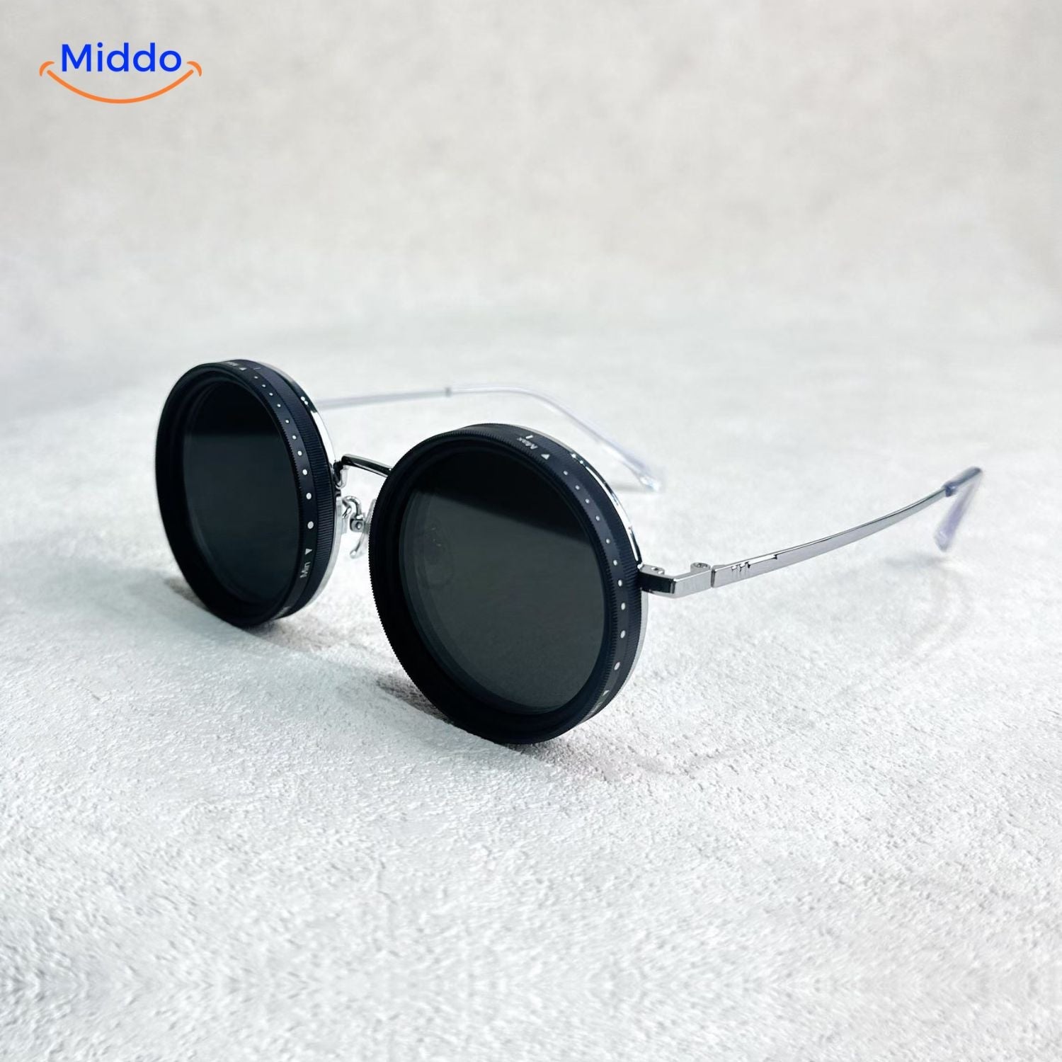 LumiShade Sonnenbrille | Handgefertigte Brille mit UV-Schutz und anpassbarem Lichtschutz